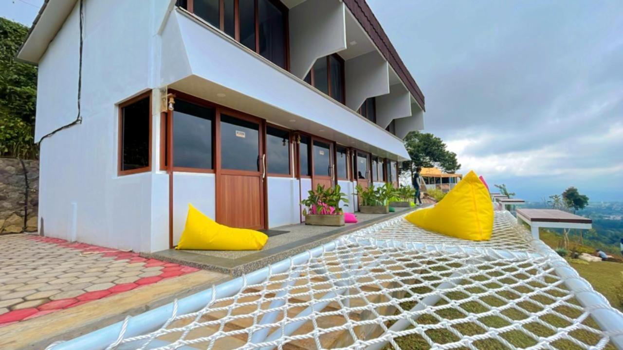 De Pointe Resort & Resto Campaka Экстерьер фото